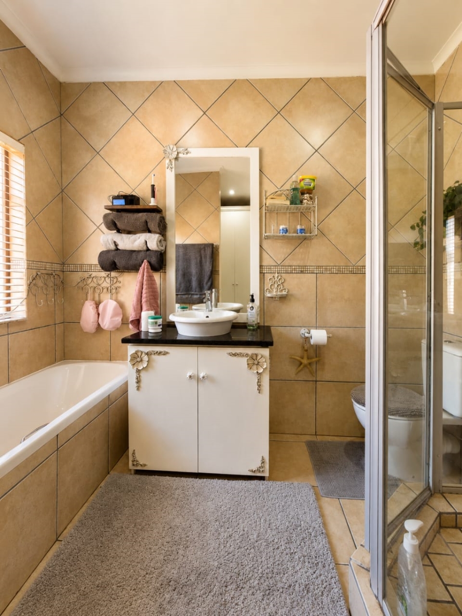 3 Bedroom Property for Sale in Landsmeer Residential Estate North West